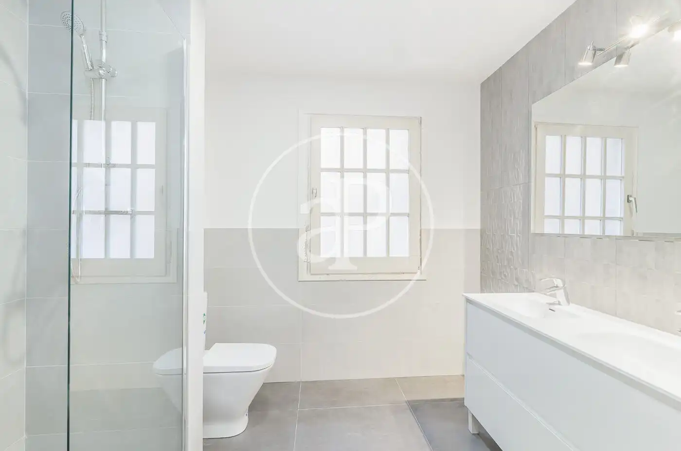 Baño de Piso de alquiler en Barcelona con Aire acondicionado, Calefacción y Terraza