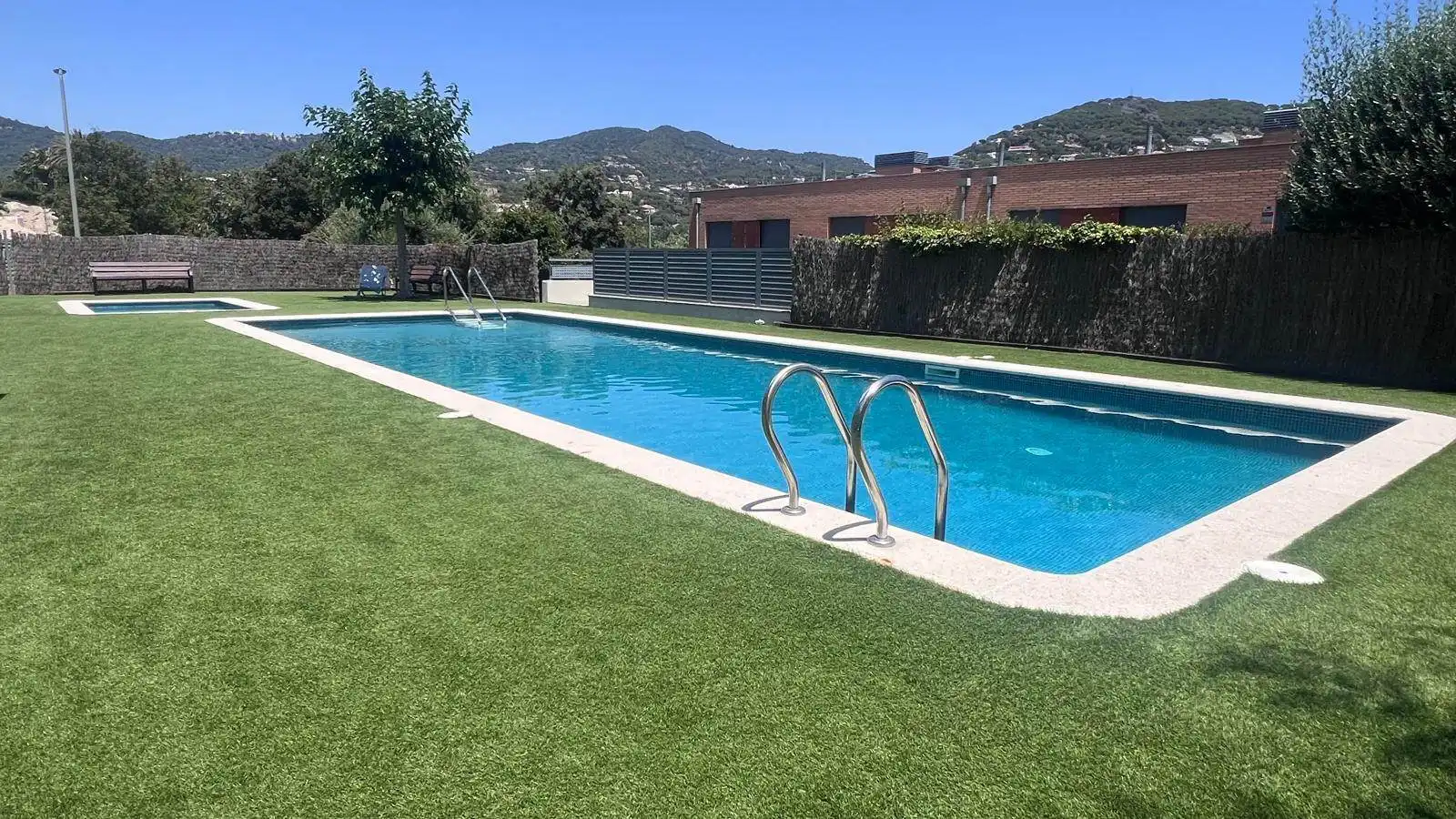 Piscina de Casa adosada en venta en Cabrils con Aire acondicionado, Calefacción y Jardín privado