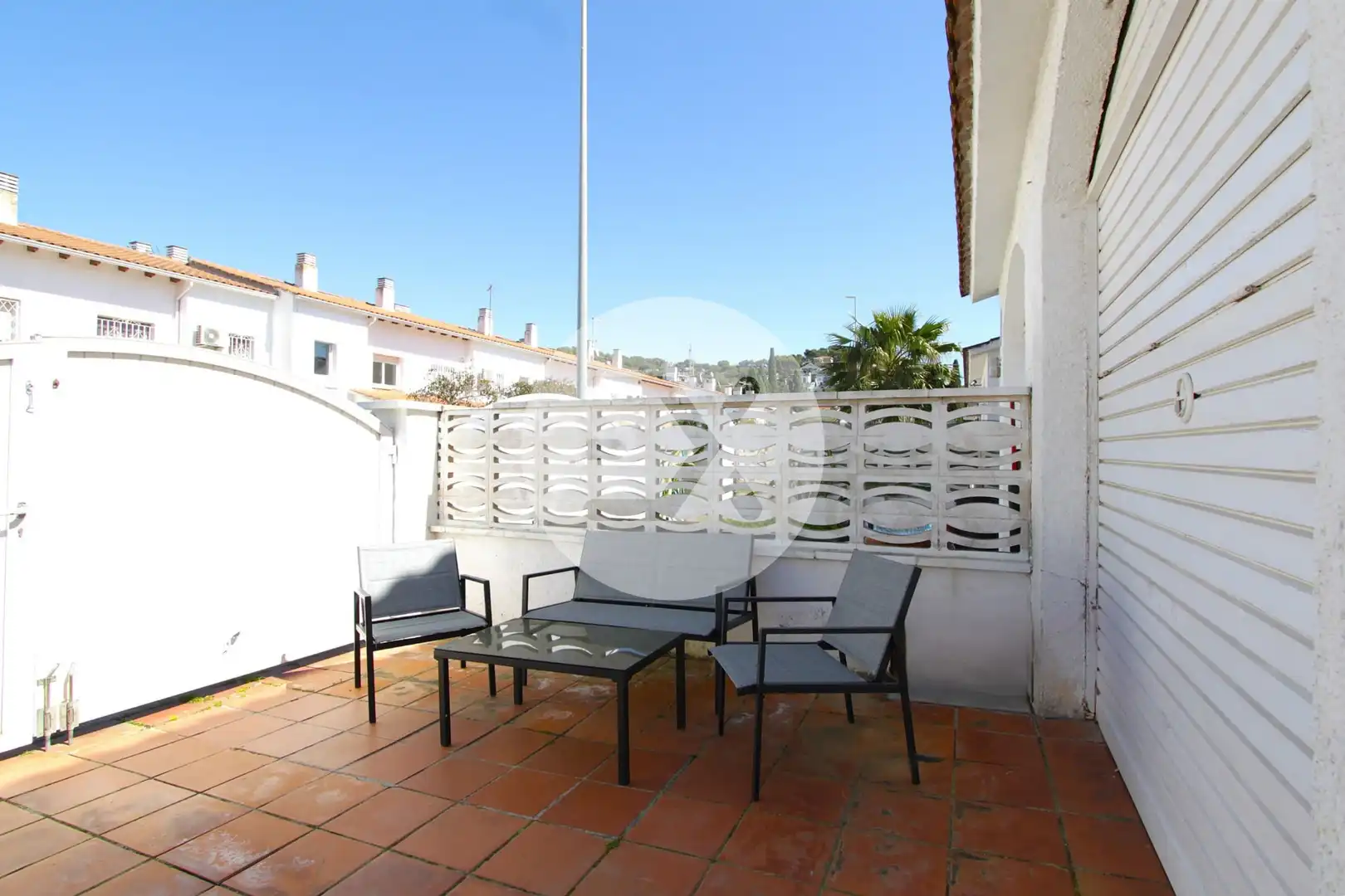 Terrasse von Einfamilien-Reihenhaus zum Verkauf in Castelldefels mit Klimaanlage, Heizung und Privatgarten
