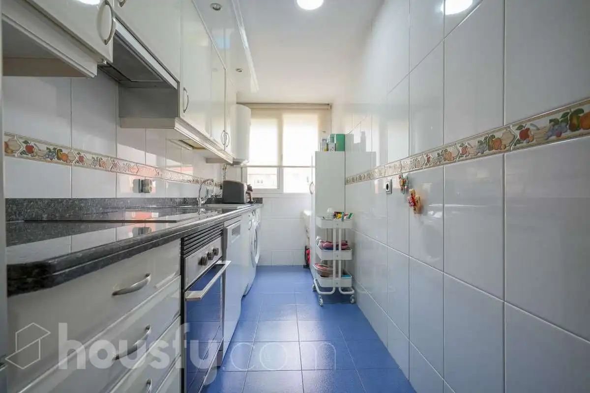 Cocina de Piso en venta en Madrid con Aire acondicionado, Calefacción y Jardín privado