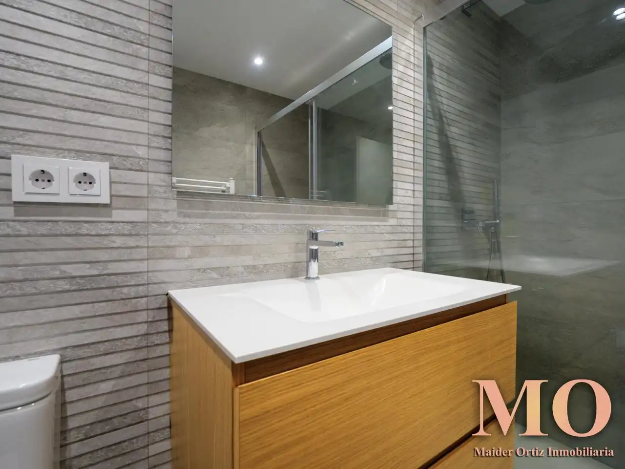Bathroom of Flat for sale in Bergara  with Heating, Terrace and Storage room