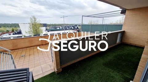 Foto 5 de Piso de alquiler en Del Pino Canario, Campamento, Madrid Capital