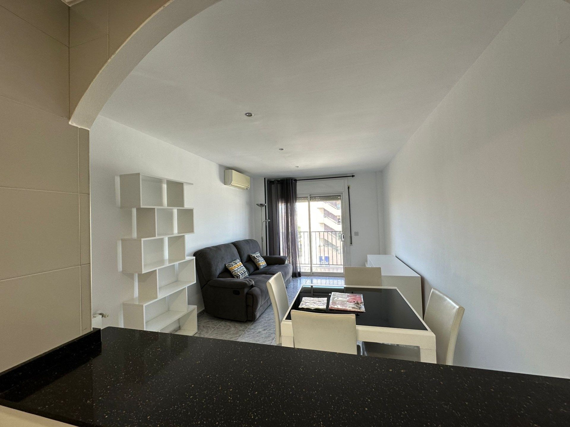 Bedroom of Flat to rent in Girona Capital  with Air Conditioner, Heating and Furnished