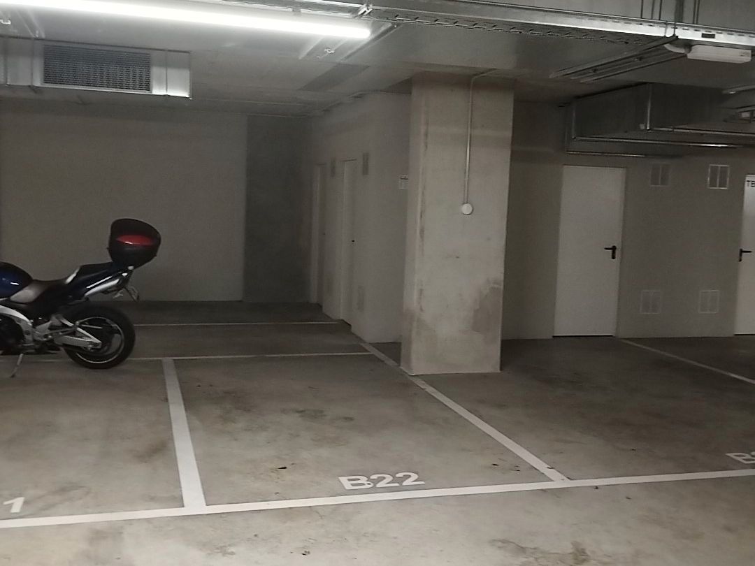 Aparcament de Garatge de lloguer en L'Hospitalet de Llobregat amb Alarma