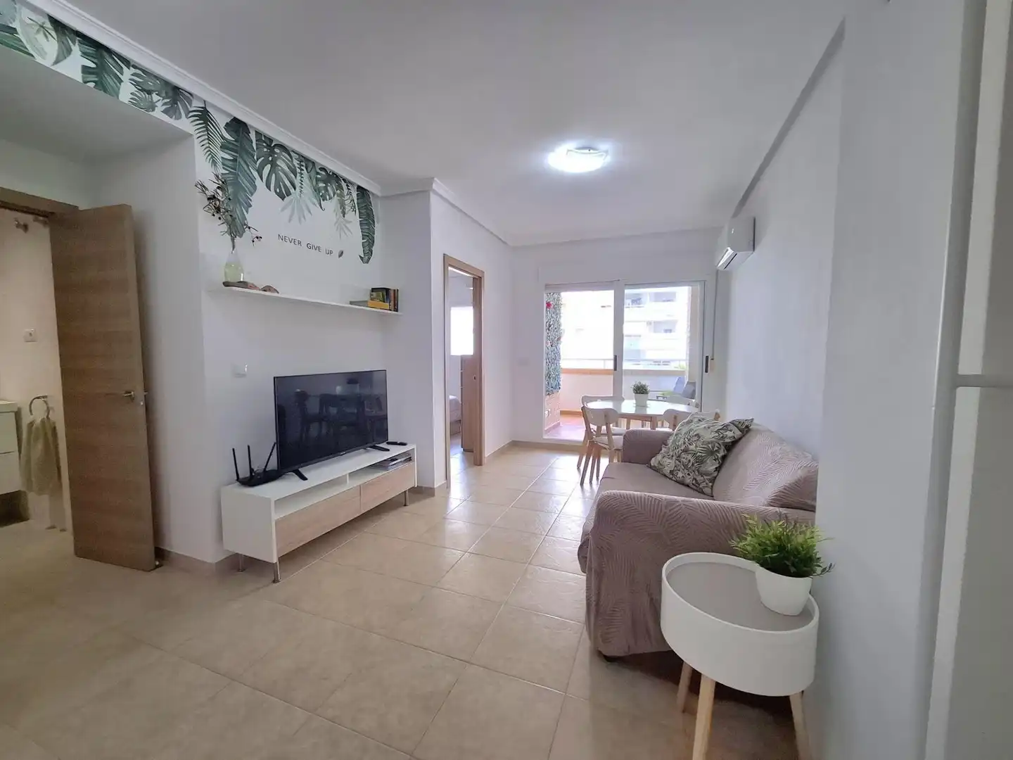 Sala de estar de Apartamento en venta en Oropesa del Mar / Orpesa con Aire acondicionado, Amueblado y Balcón
