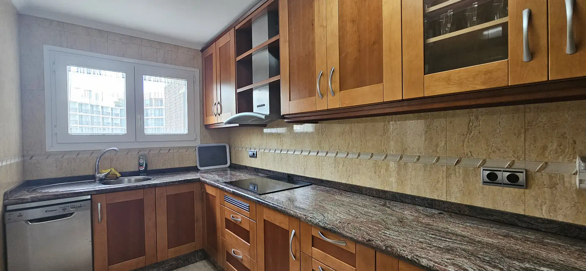Küche von Wohnung zum Verkauf in Benidorm mit Parkett, Schwimmbad und Möbliert