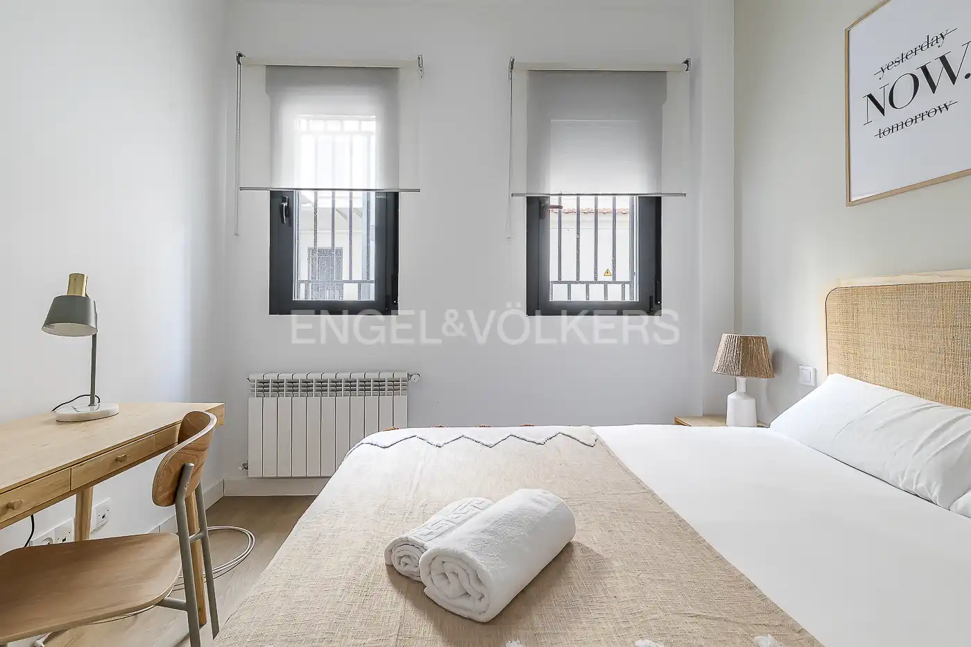 Dormitori de Apartament de lloguer en Madrid amb Aire condicionat, Calefacció i Moblat