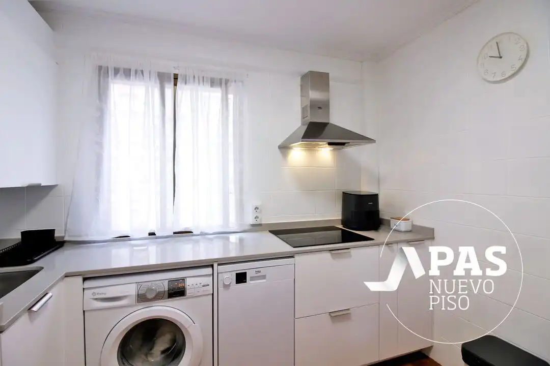 Kitchen of Flat for sale in Santander  with Heating