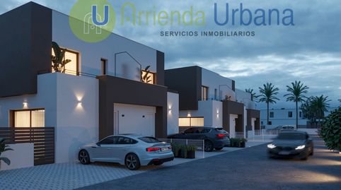 CHALET ADOSADO DE 3 DORMITORIOS JUNTO A LA PLAYA DE LA MARINA, CON JARDÍN, PARKING Y PISCINA COMUNITARIA., imatge 5