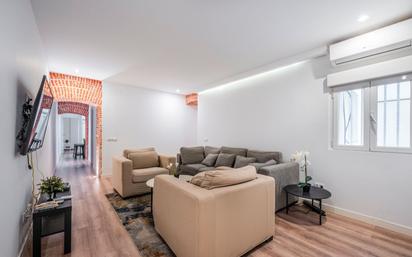 Sala d'estar de Apartament en venda en  Madrid Capital amb Aire condicionat