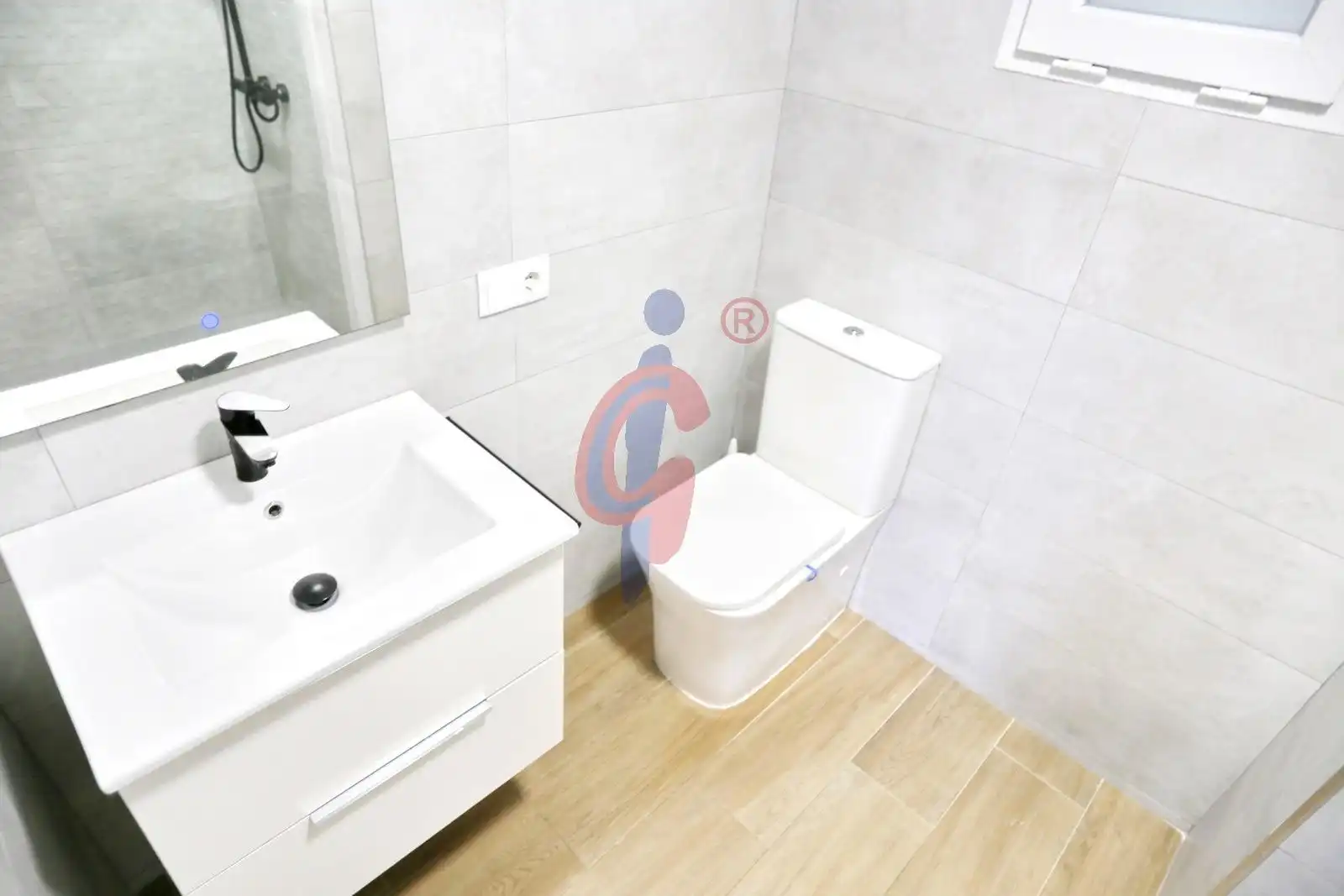 Baño de Apartamento en venta en Guardamar del Segura con Aire acondicionado, Calefacción y Amueblado