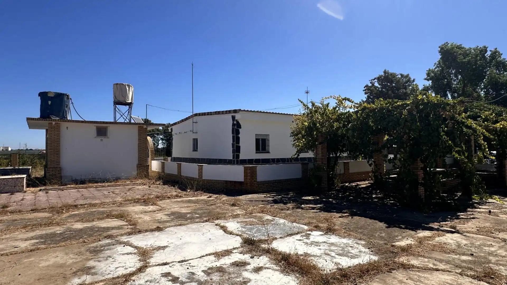 Country homes for sale in Gibraleón