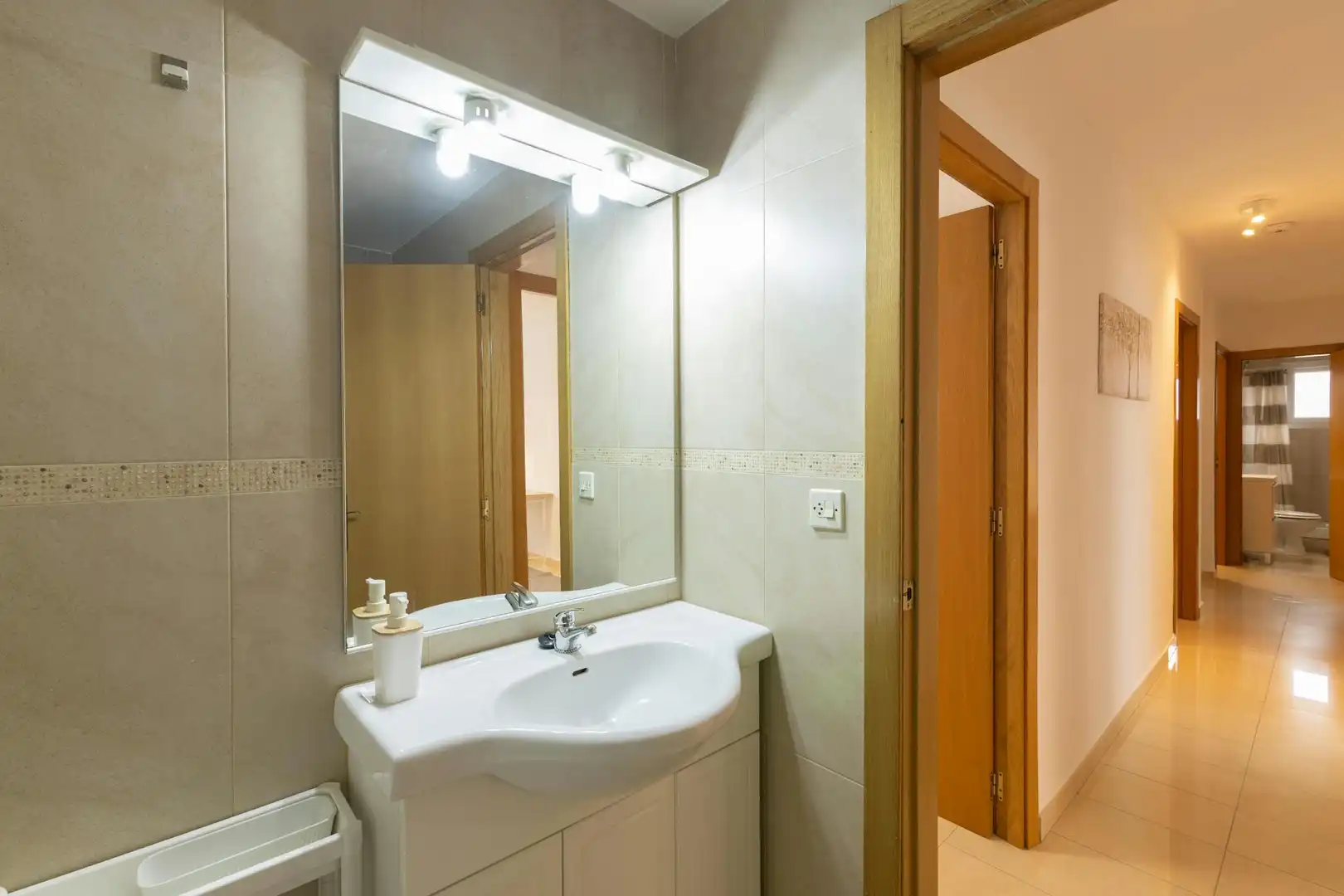 Bathroom of Flat for share in Valencia  with Heating, Furnished and Washing machine