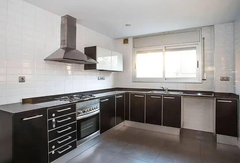 Cocina de Piso de alquiler en Sant Cugat del Vallès con Calefacción, Terraza y Trastero