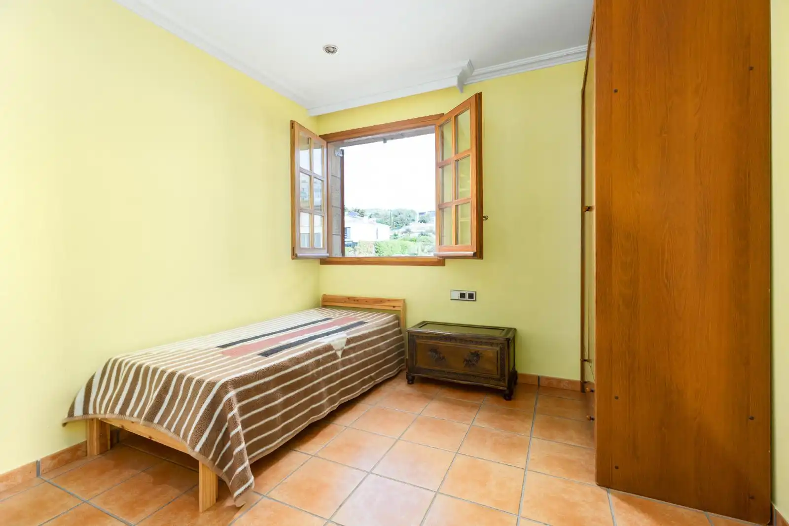 Dormitori de Casa o xalet en venda en Mataró amb Terrassa i Piscina