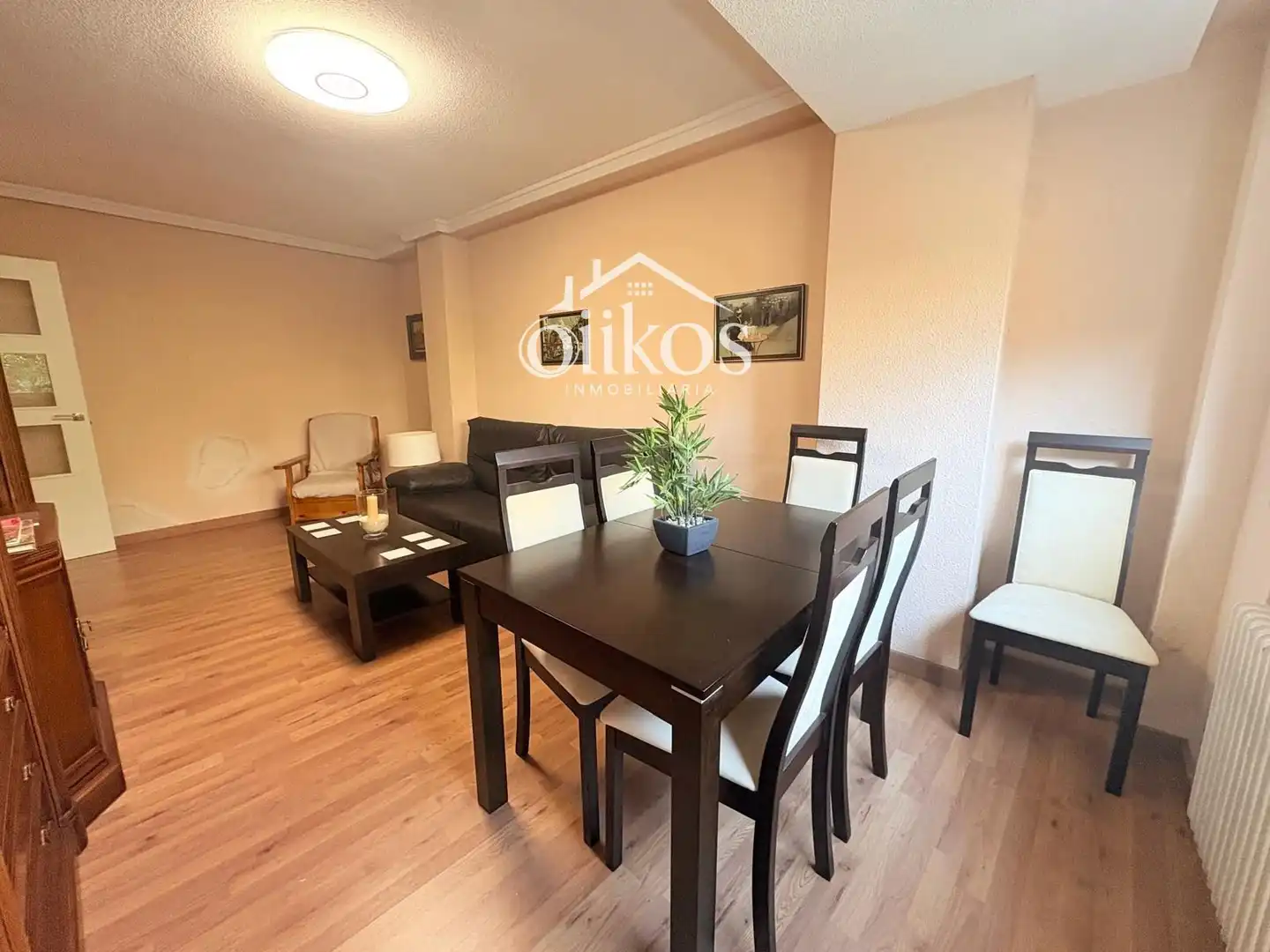 Wohnzimmer von Wohnung zum Verkauf in Salamanca mit Heizung, Parkett und Balkon