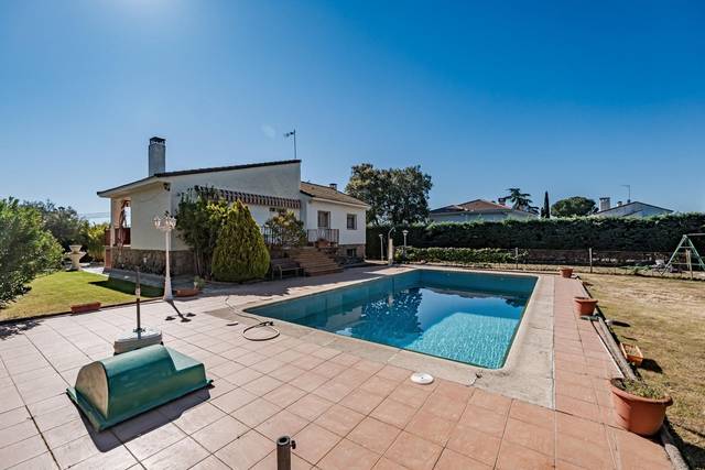Casa-chalet en Venta en Cerro Alarcón