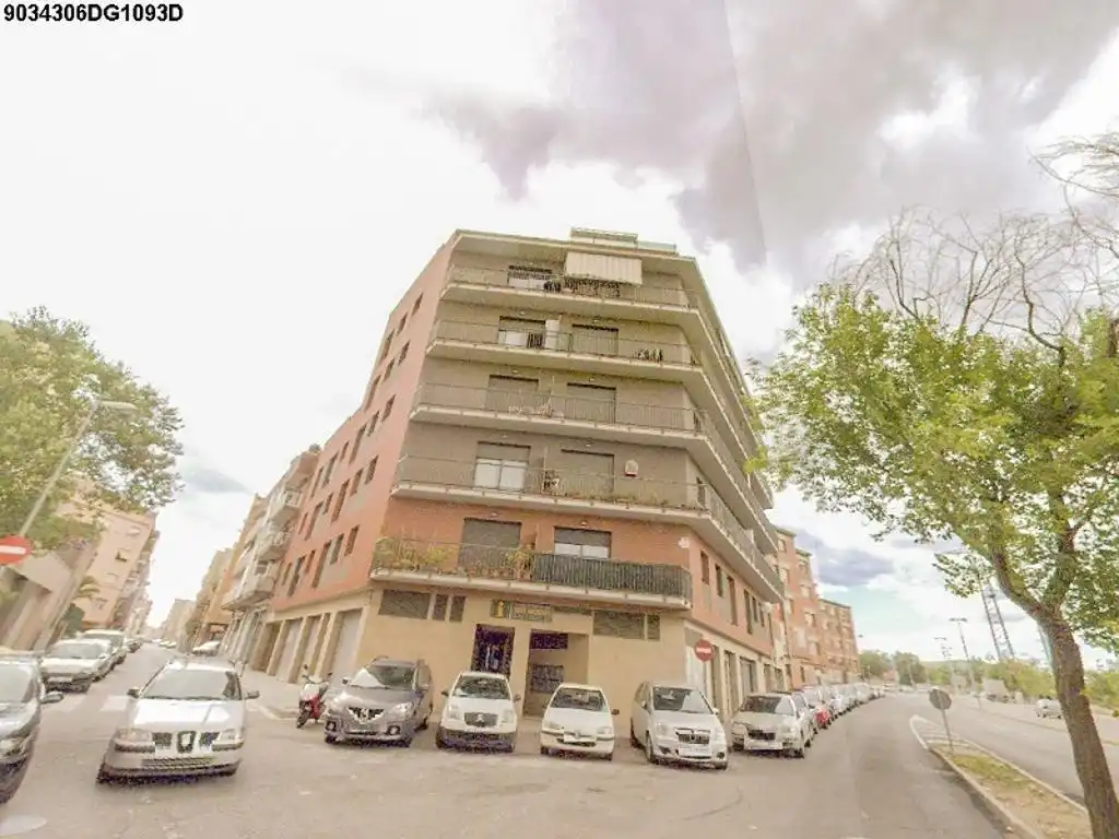 Vista exterior de Pis en venda en Terrassa amb Calefacció, Parquet i Terrassa