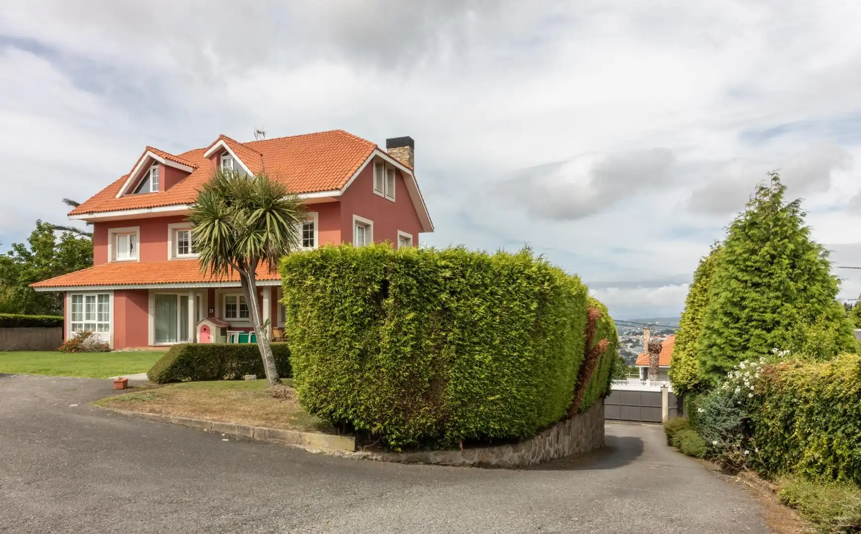Vista exterior de Casa o chalet en venta en A Coruña Capital  con Jardín privado, Terraza y Trastero