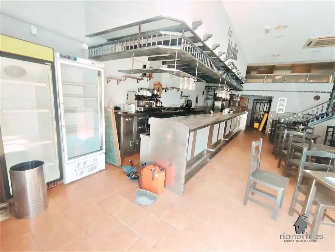 Cuina de Local en venda en Langreo amb Aire condicionat i Moblat