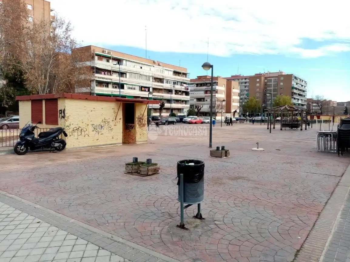 Außenansicht von Garage zum Verkauf in Leganés