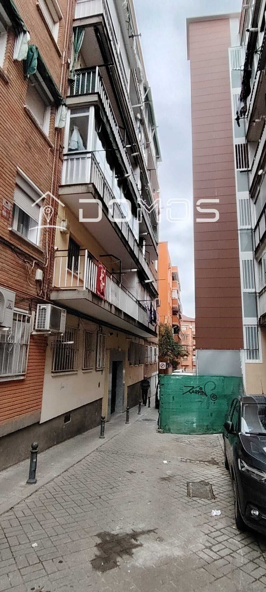 Vista exterior de Pis en venda en Alcorcón amb Aire condicionat i Calefacció