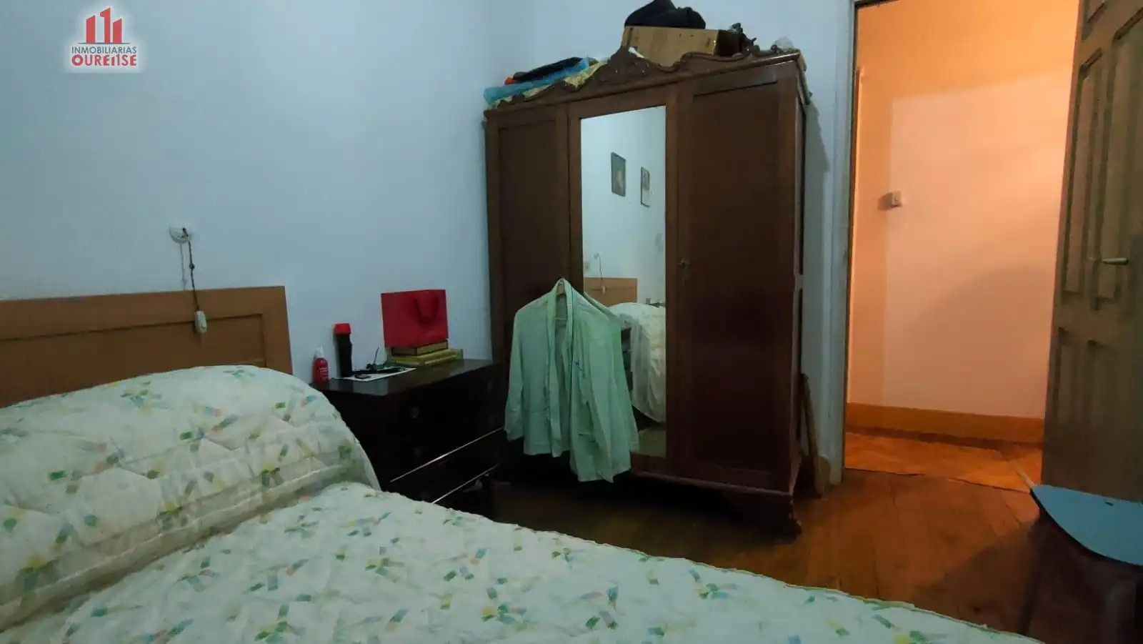 Dormitori de Casa o xalet en venda en Ourense Capital  amb Jardí privat