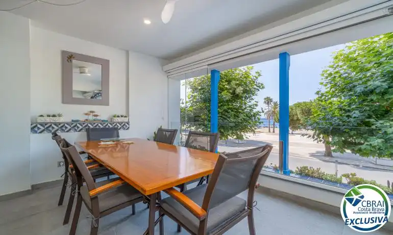 Apartamento con ascensor en venta en Calle Figueres 10 1 1 10, imagen 3