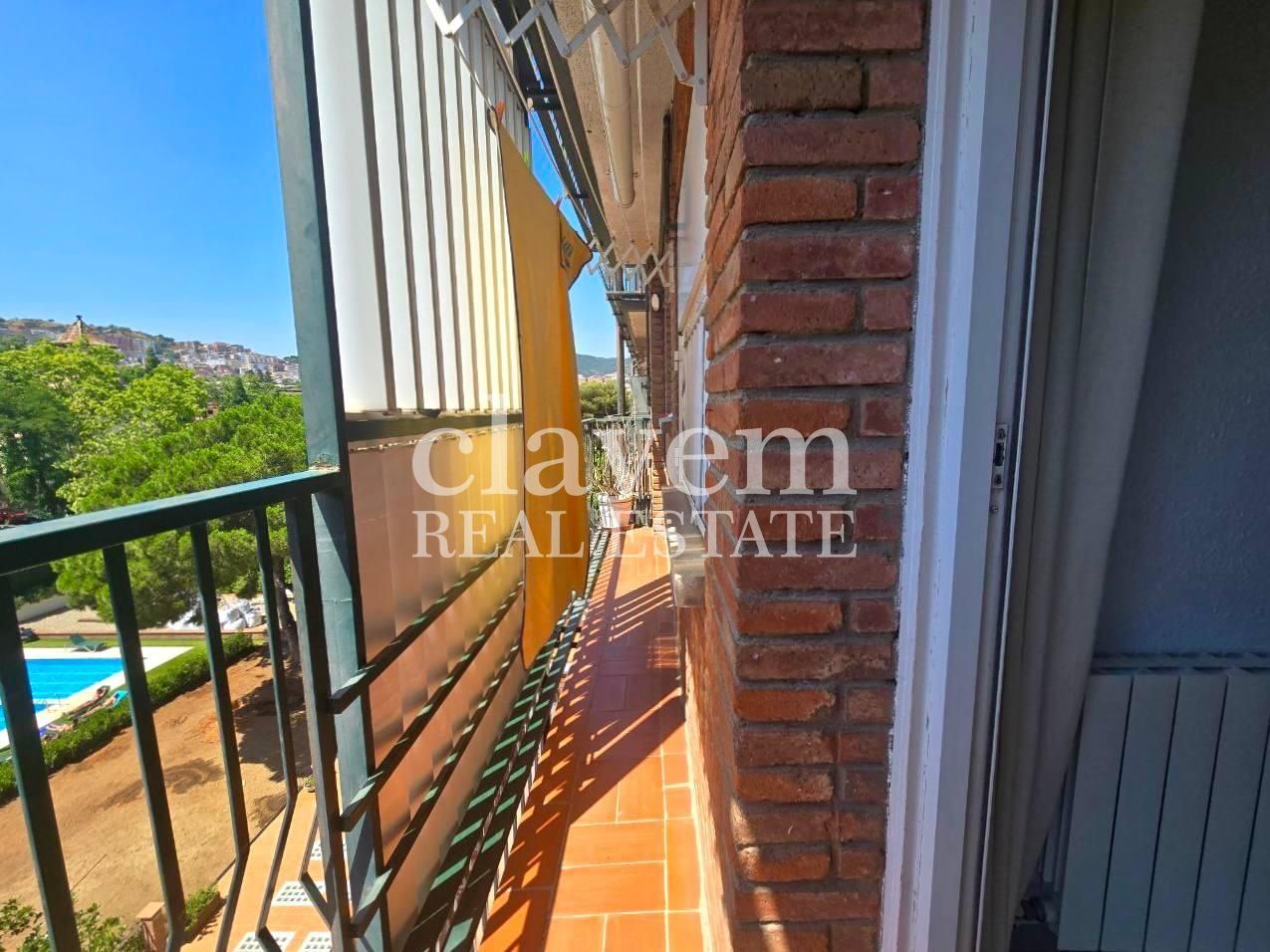 Vista exterior de Pis de lloguer en  Barcelona Capital amb Calefacció, Moblat i Piscina comunitària