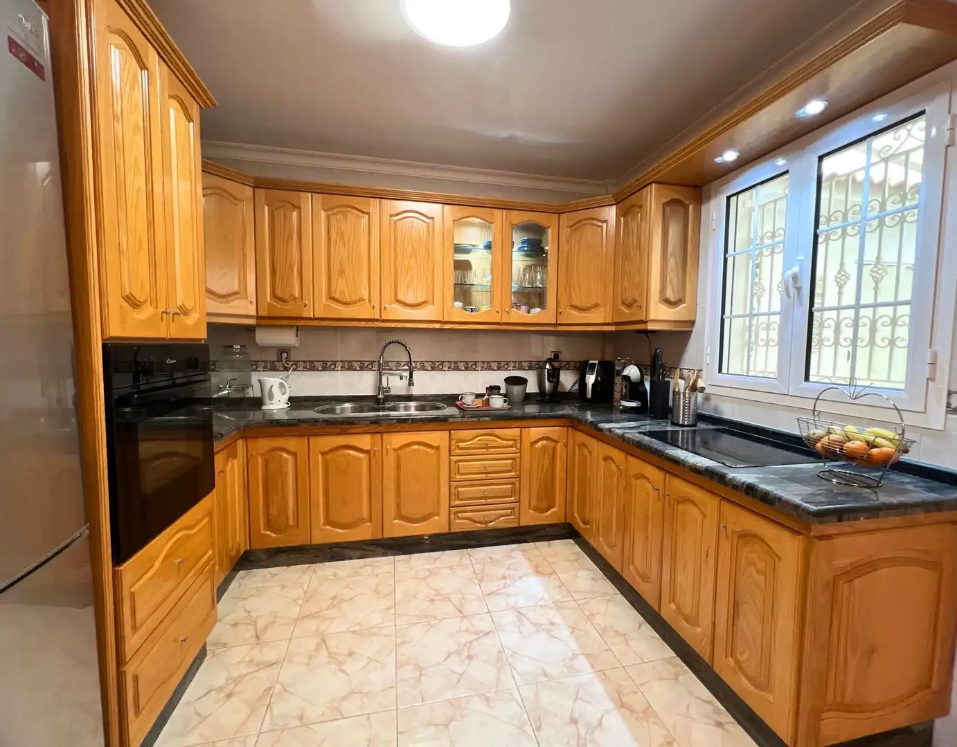 Cocina de Casa o chalet en venta en Las Palmas de Gran Canaria con Jardín privado, Terraza y Trastero