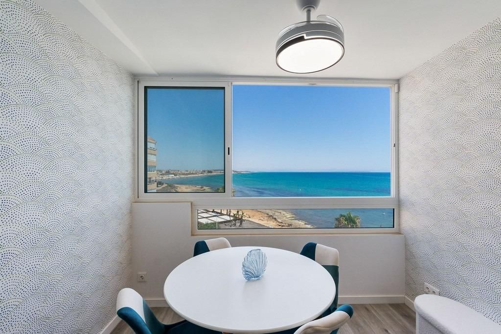 Dining room of Flat for sale in Torrevieja  with Air Conditioner, Furnished and Oven