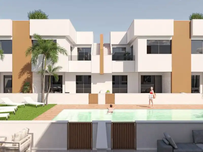 Vista exterior de Casa o chalet en venta en San Pedro del Pinatar con Piscina comunitaria