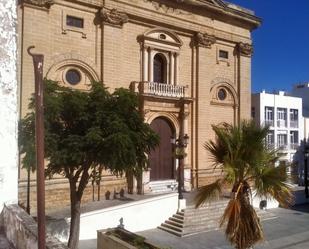 Vista exterior de Casa o xalet en venda en Chiclana de la Frontera