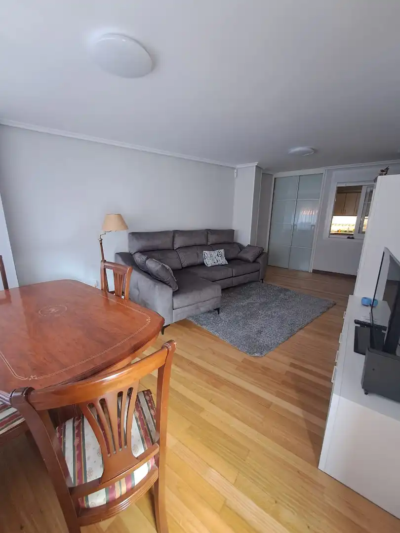 Sala d'estar de Apartament de lloguer en Santoña amb Terrassa i Moblat