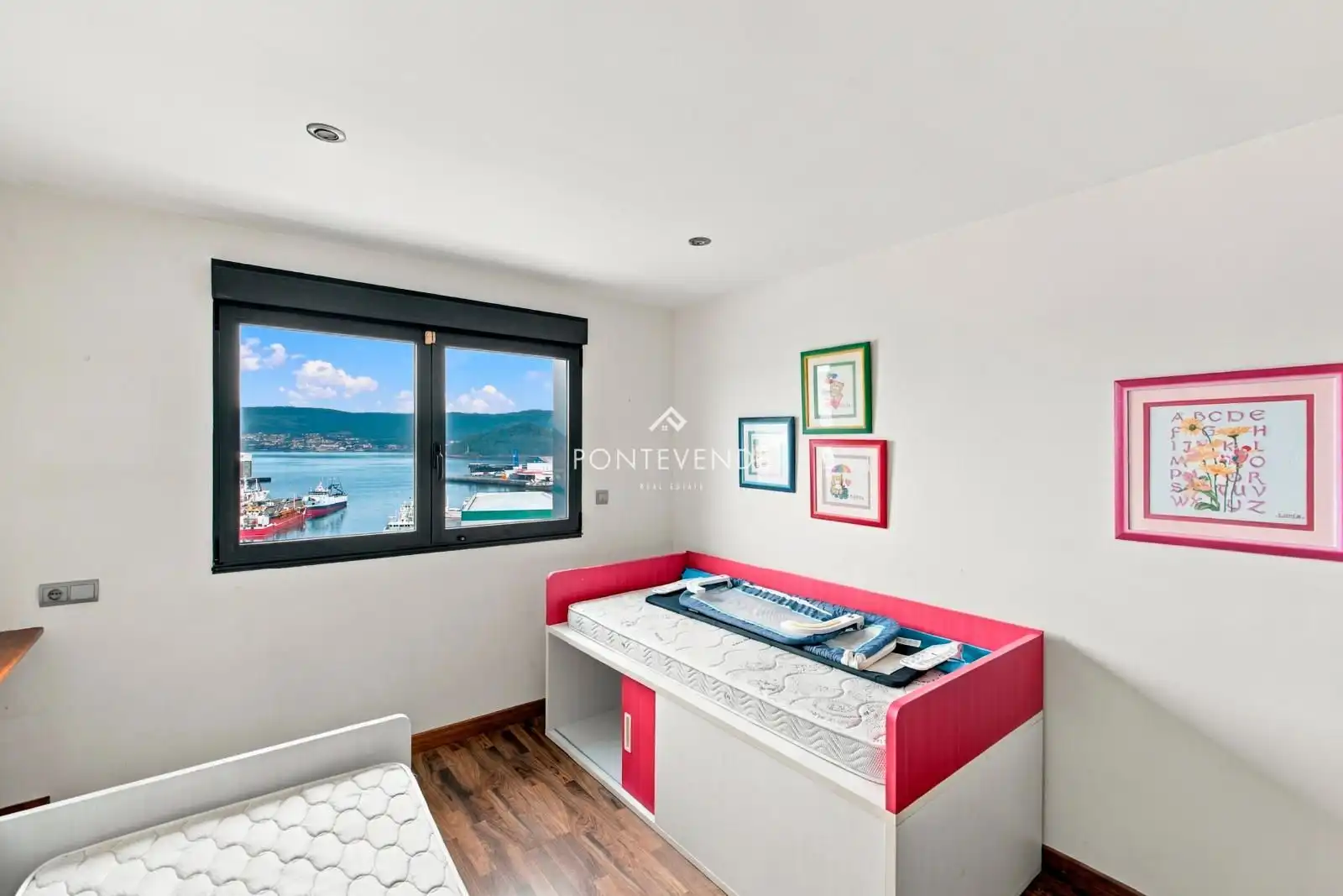 Bedroom of Flat for sale in Marín, Pontevedra