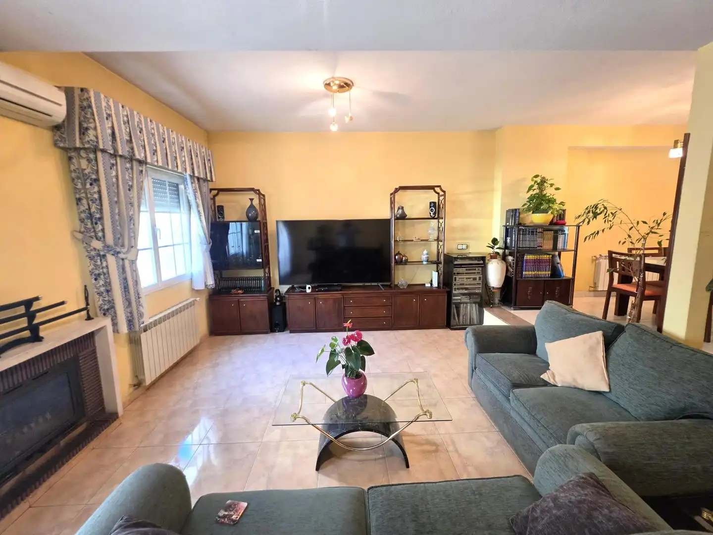 Living room of Detached homes for sale in Valdemoro  with Air Conditioner, Heating and Terrace