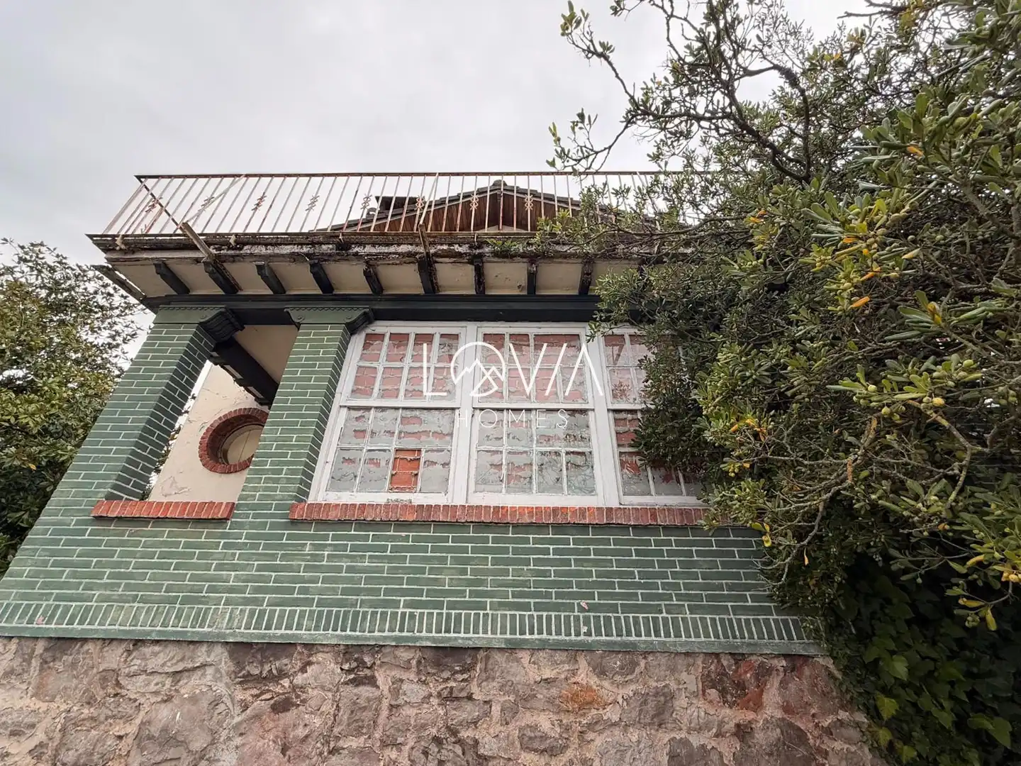 Vista exterior de Casa o xalet en venda en El Carbayedo - El Quirinal