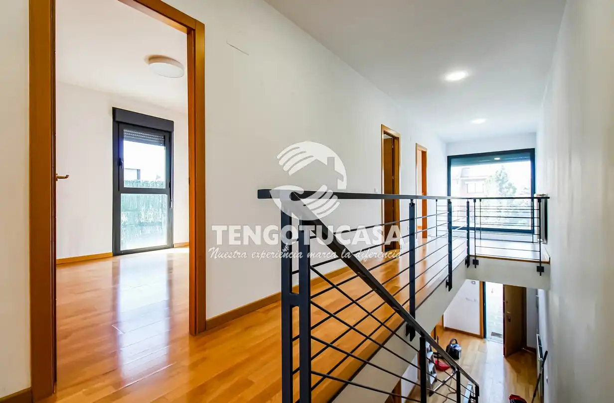 Detached homes for rent in Madrid  with Air Conditioner, Heating and Private garden