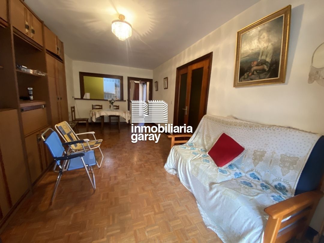 Sala d'estar de Pis en venda en Villarcayo de Merindad de Castilla la Vieja amb Terrassa i Balcó