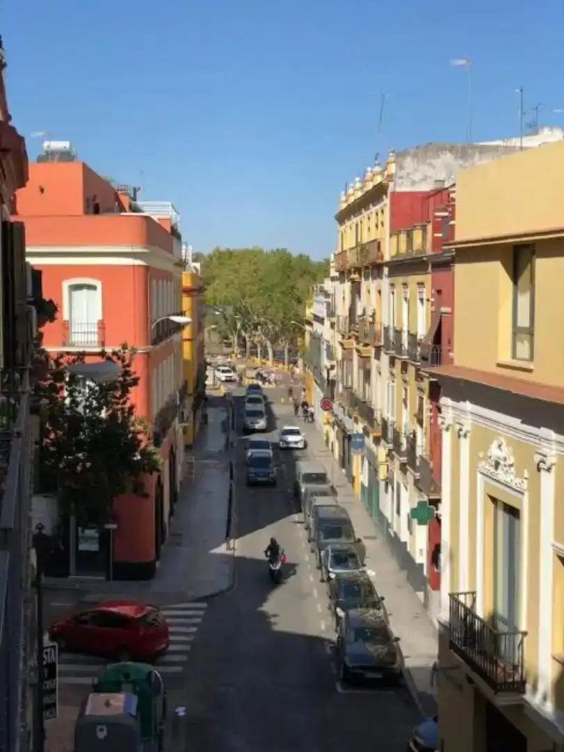 Vista exterior de Estudio de alquiler en Sevilla con Aire acondicionado y TV