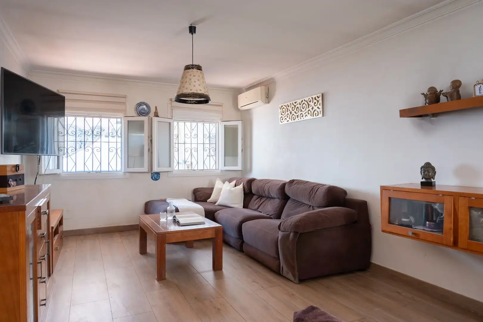 Sala d'estar de Casa adosada en venda en Rincón de la Victoria amb Terrassa i Balcó