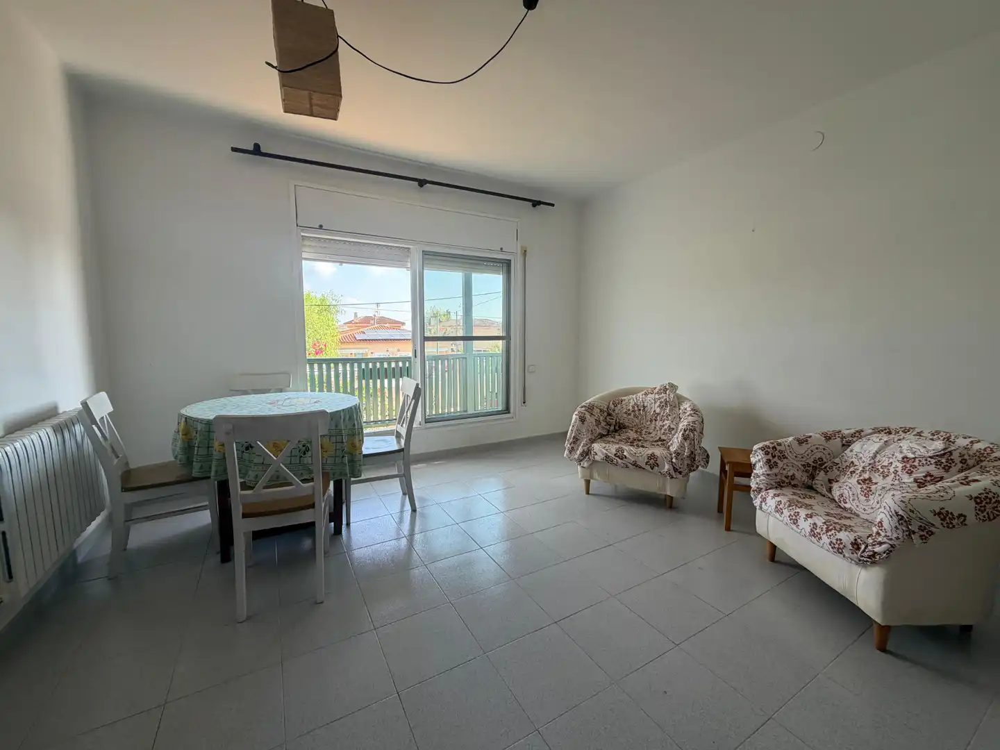 Sala d'estar de Casa o xalet en venda en Mont-roig del Camp amb Aire condicionat, Calefacció i Jardí privat