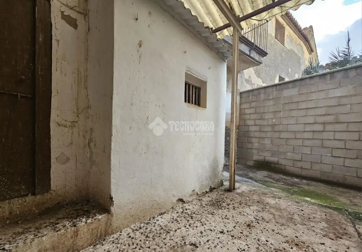 Buildings for sale in Remolinos