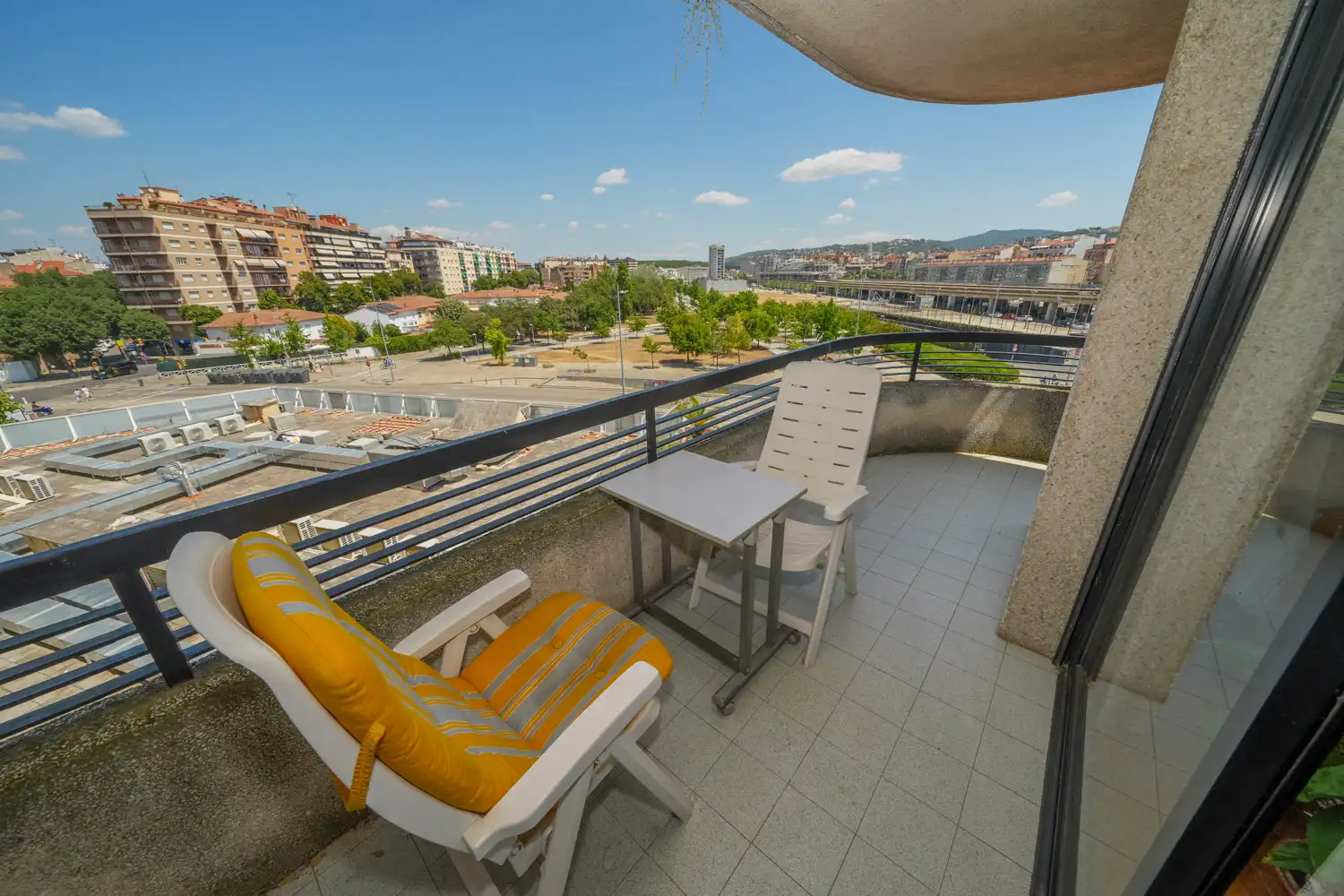 Terraza de Piso en venta en Girona con Calefacción, Parquet y Terraza