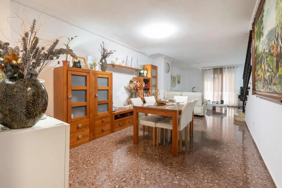 Living room of Houses for sale in Valencia  with Air Conditioner, Terrace and Balcony