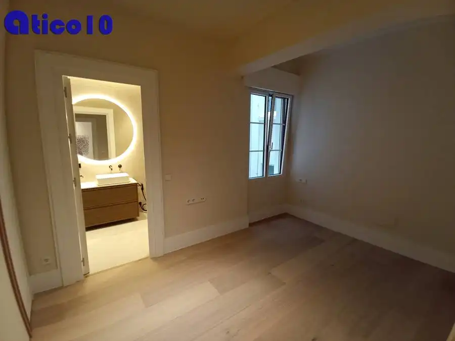 Flat for rent in Calle Asturias, Parque San Francisco - Uría