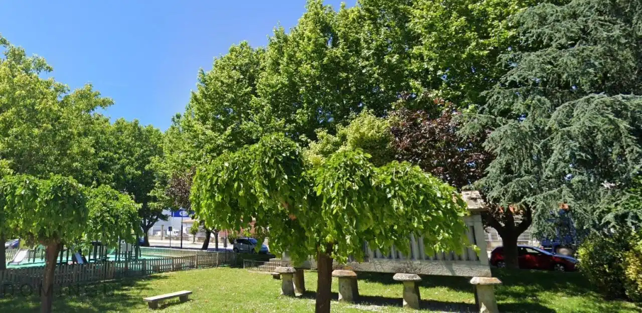 Jardí de Casa o xalet en venda en Pontevedra Capital  amb Calefacció