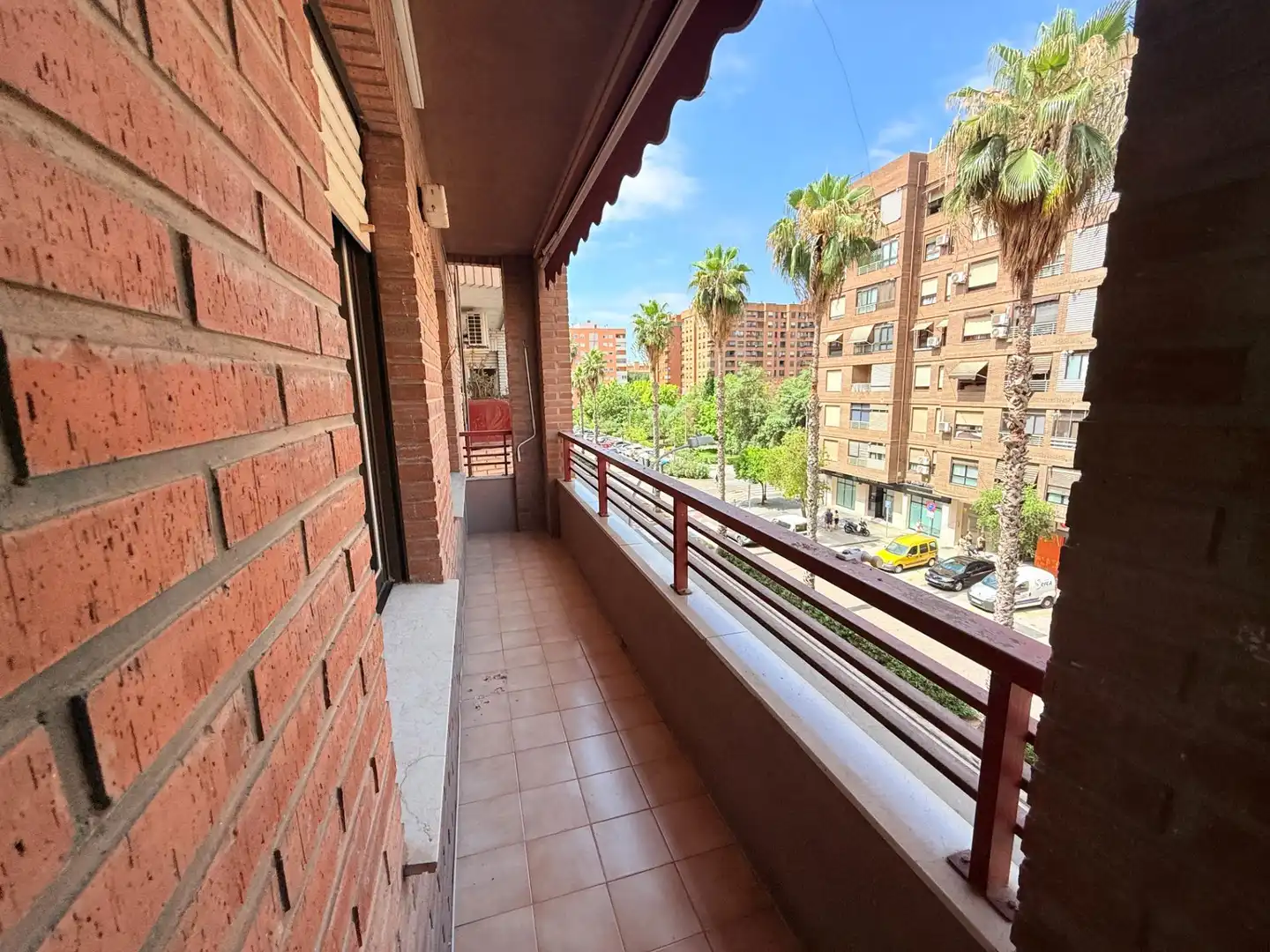 Vista exterior de Pis de lloguer en Valencia amb Moblat i Balcó