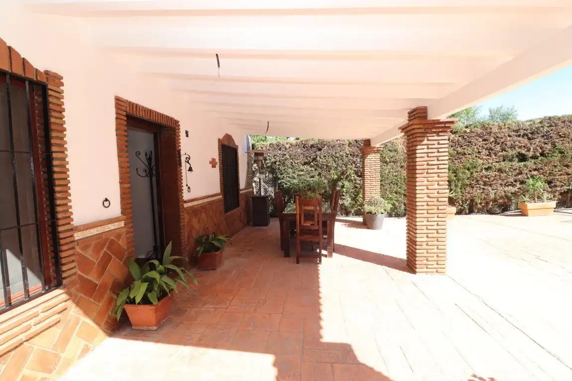 Terraza de Casa o chalet de alquiler en Alhaurín El Grande con Aire acondicionado, Jardín privado y Piscina