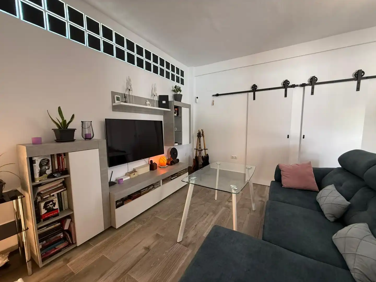 Sala d'estar de Casa o xalet en venda en Utrera amb Jardí privat, Terrassa i Piscina